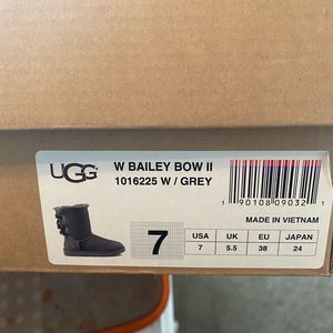 Grey ugg boots